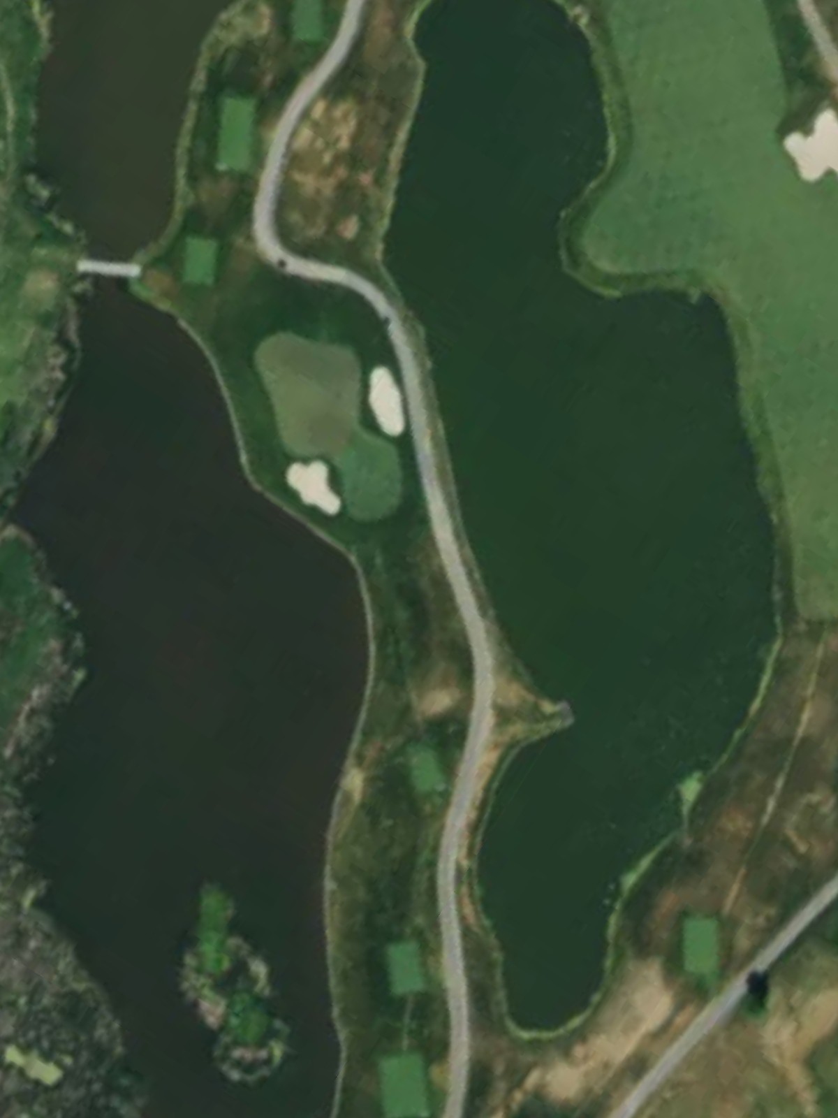 Hole 7 satellite